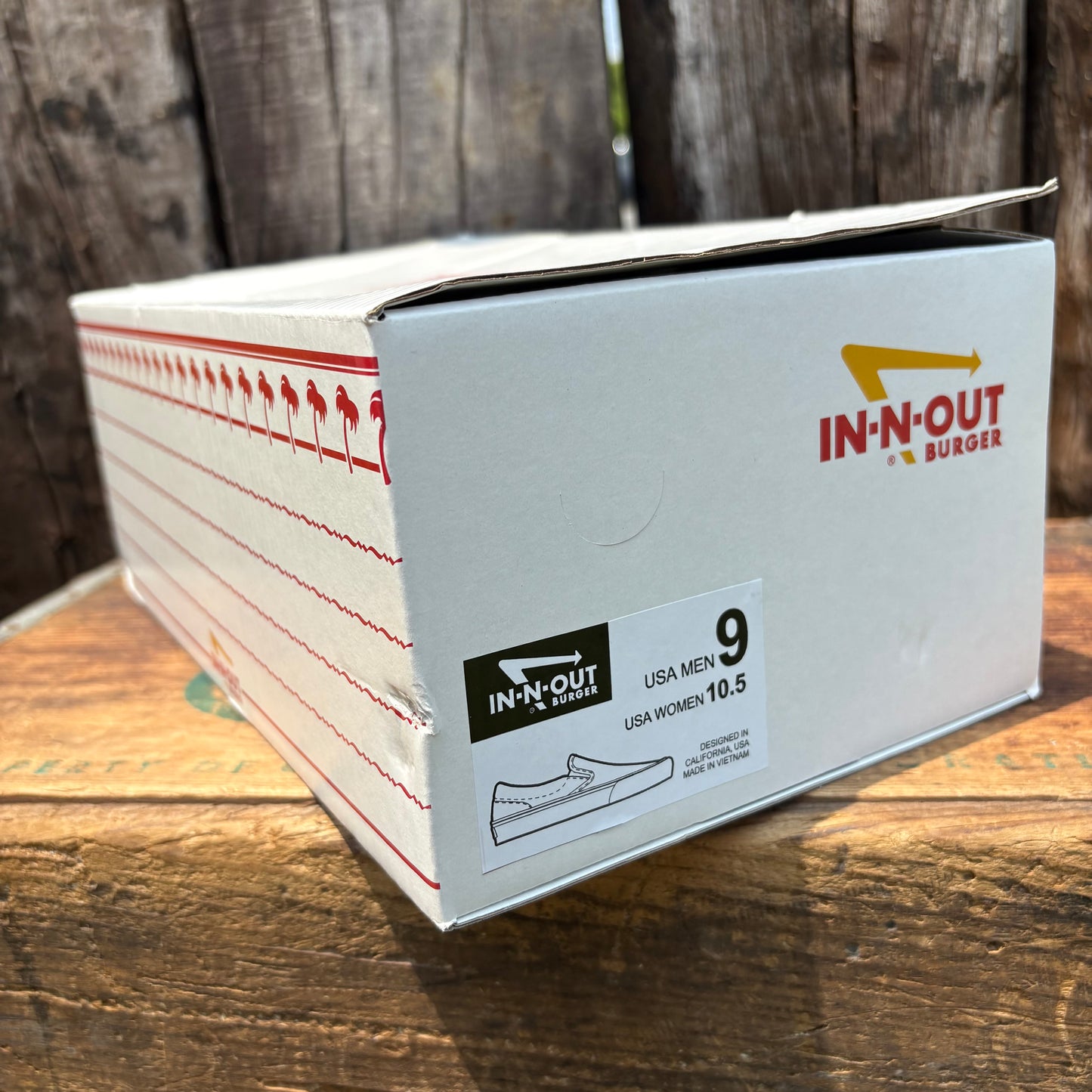 【USA】IN-N-OUT SLIP ON SHOES