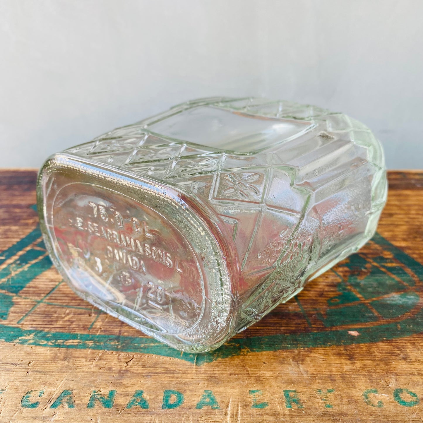 【Canada vintage】 Seagram's Crown Royal whiskey bottle