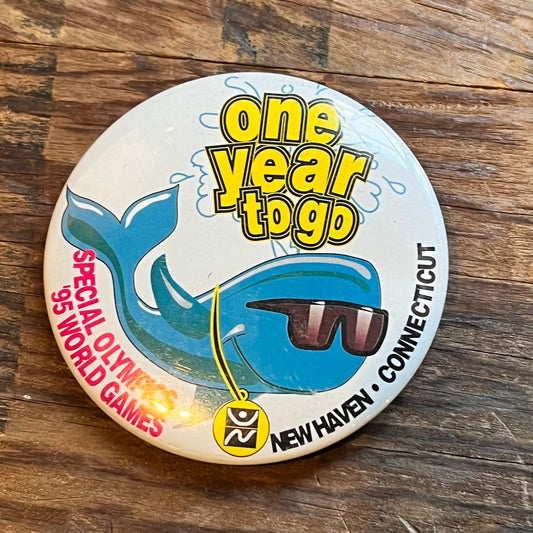 【USA vintage】缶バッジ one year to go