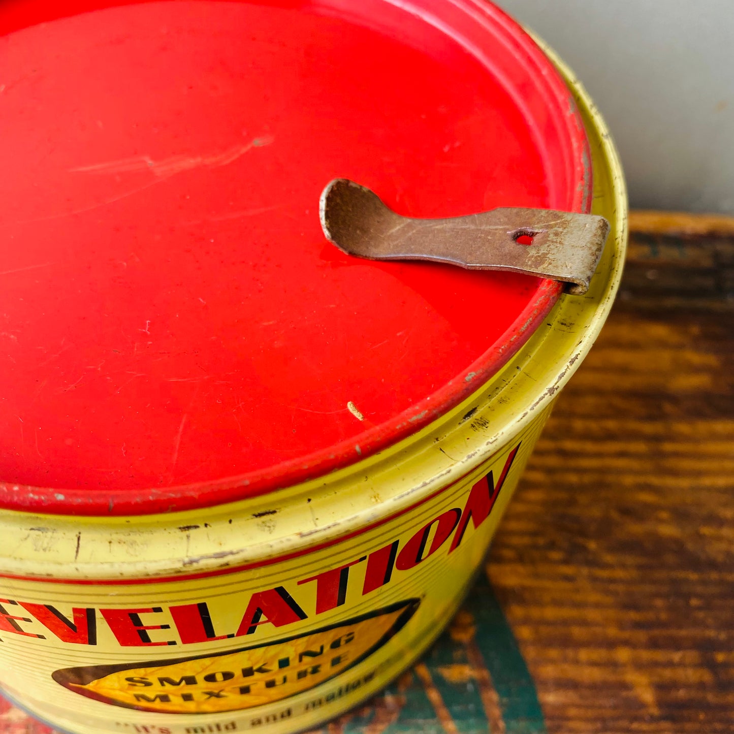 【USA vintage】cigar tobacco can REVELATION