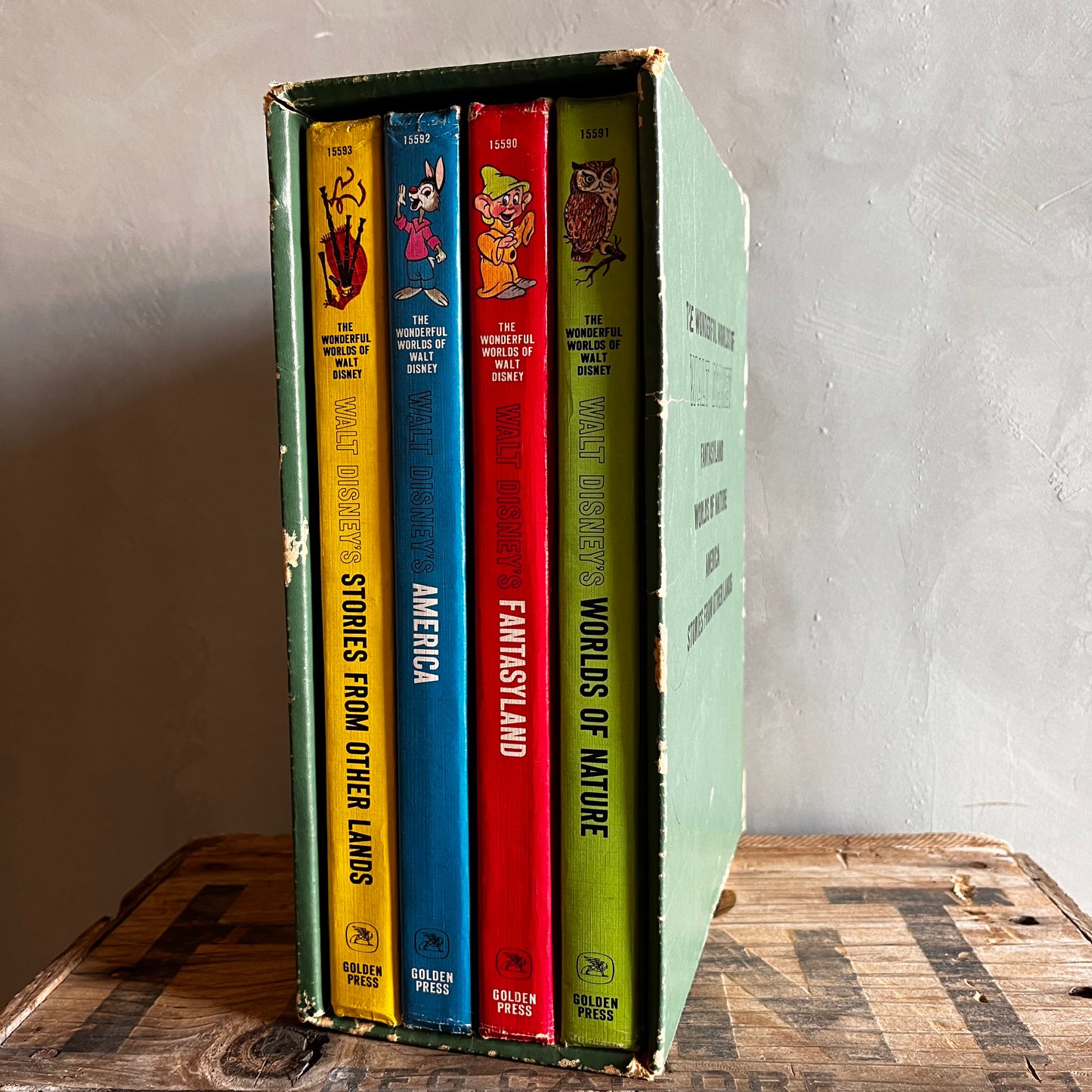 ▶︎▶︎SALE▶︎▶︎ 【1965 vintage】The Wonderful Worlds Of Walt Disney Book Box Set 4
