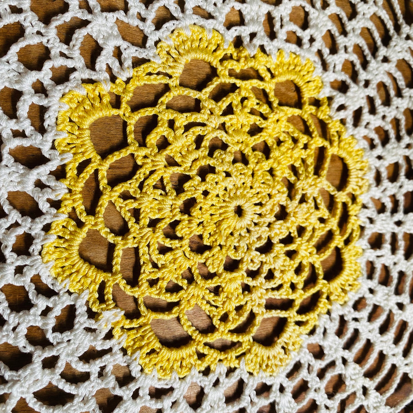 【USA vintage】レース編み ドイリー イエロー