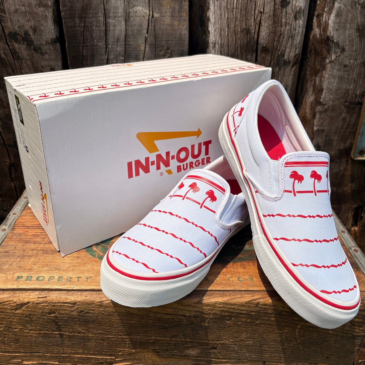 【USA】IN-N-OUT SLIP ON SHOES