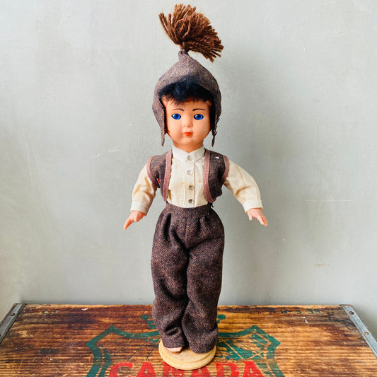 【vintage】“MADEIR” Portugal costume doll