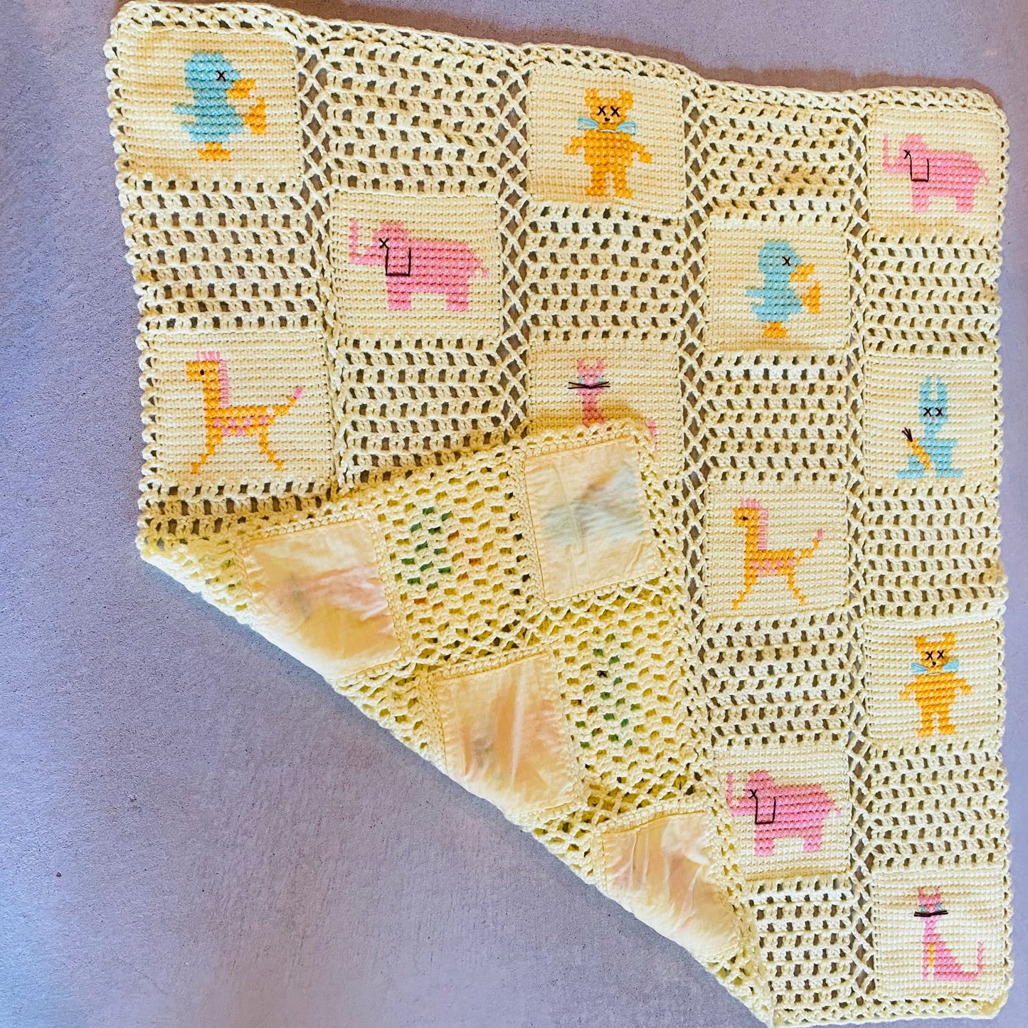 【1970s USA vintage】グラニーブランケット クロシェ アニマル 動物 刺繍