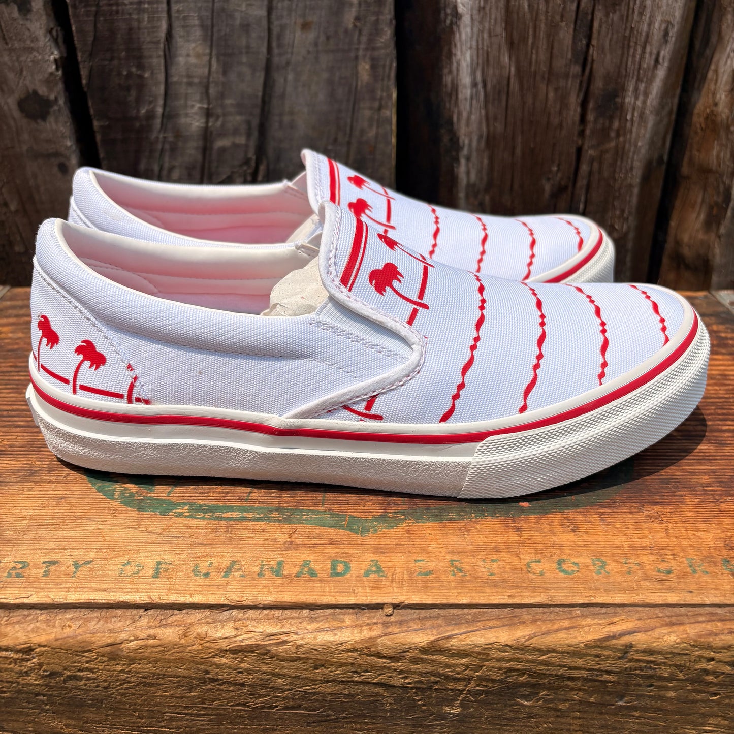【USA】IN-N-OUT SLIP ON SHOES
