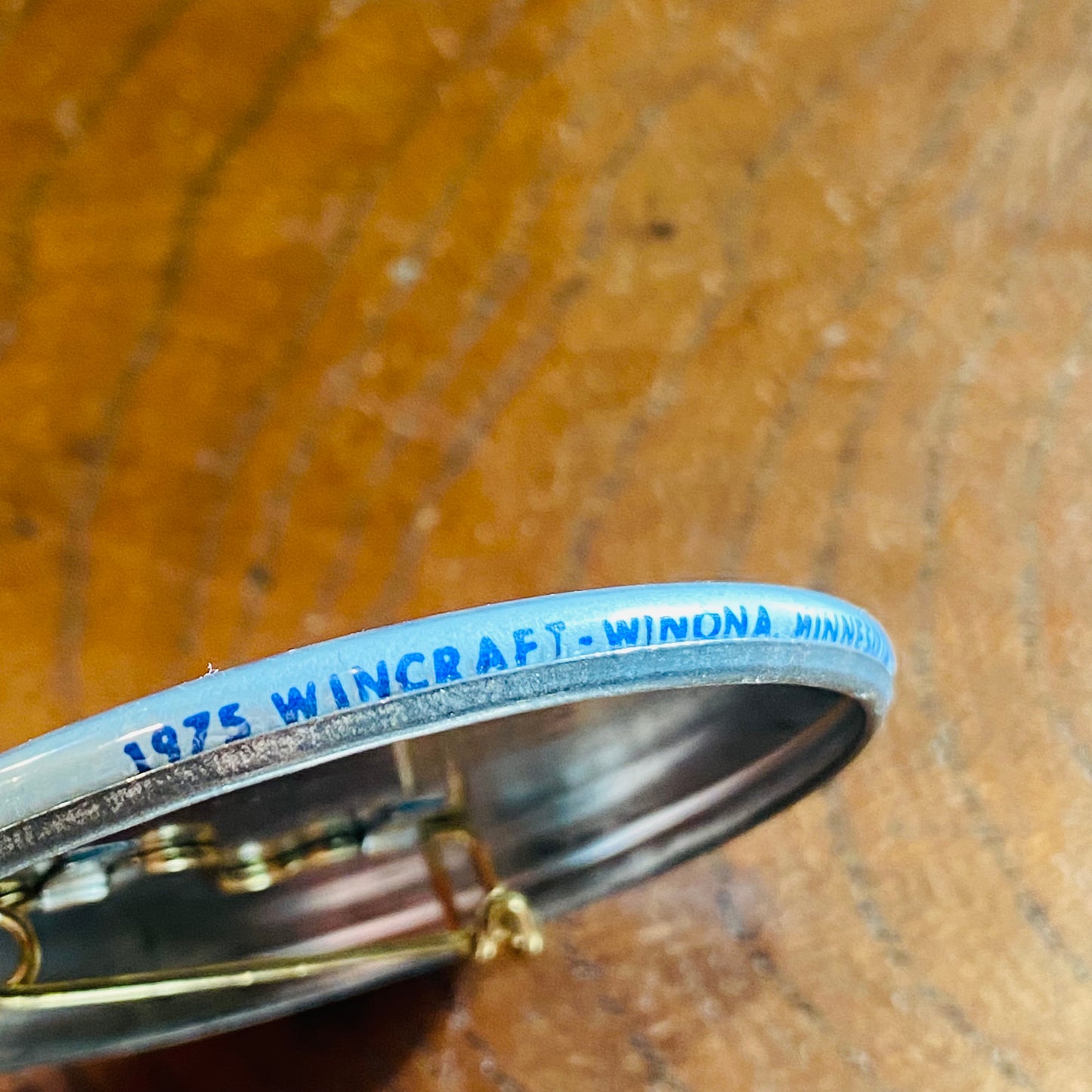 【1975 USA vintage】缶バッジ GET TOUGH!