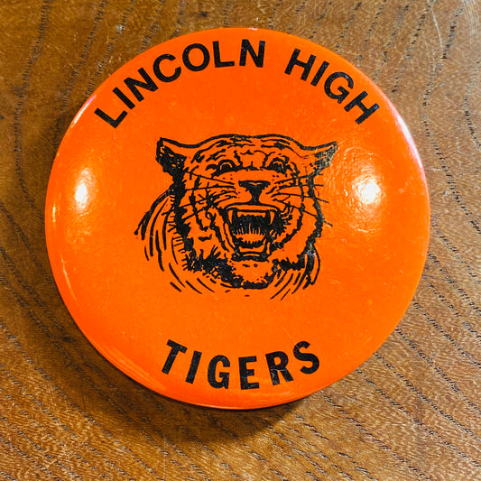 【USA vintage】缶バッジ TIGERS トラ