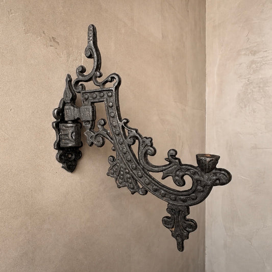 【 vintage】Victorian Style Cast Iron Wall Mount Oil Lamp Bracket
