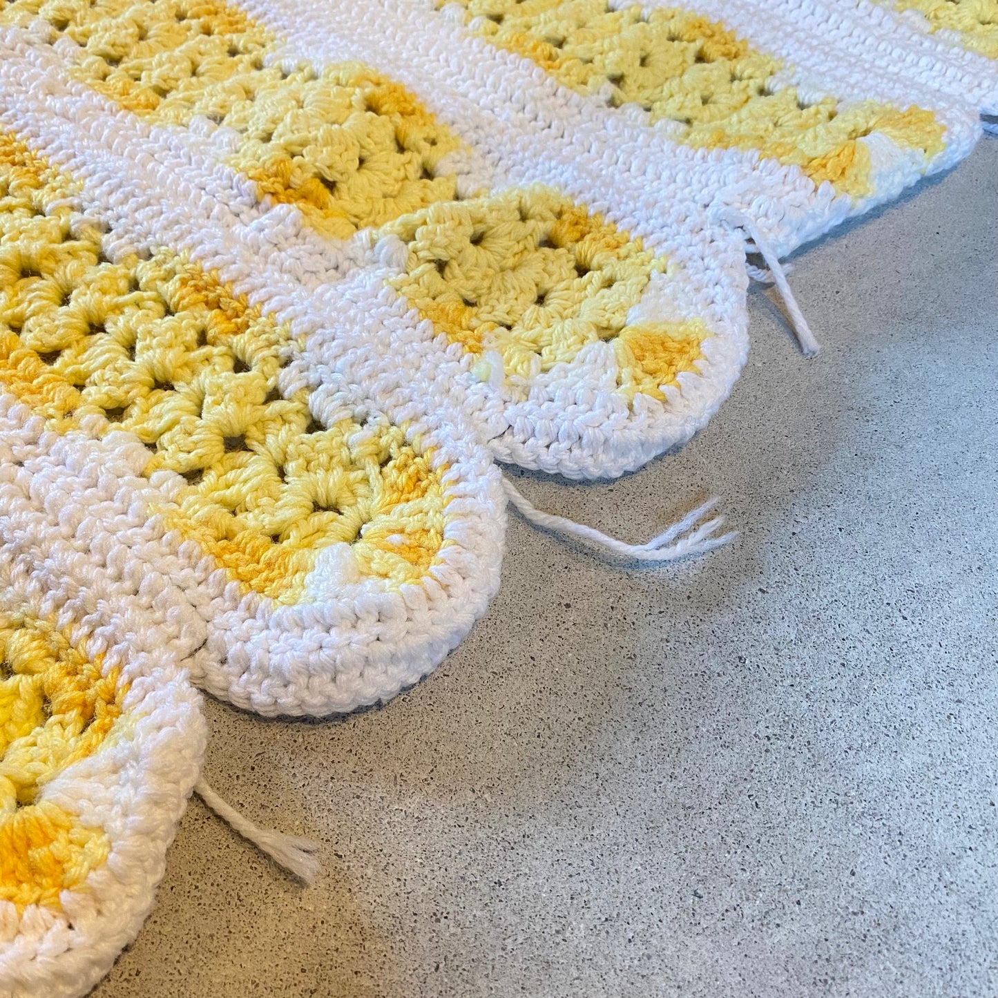 【1970s USA vintage】グラニーブランケット クロシェ イエロー