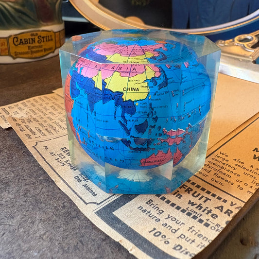 【USA vintage】Acrylic Paperweight earth