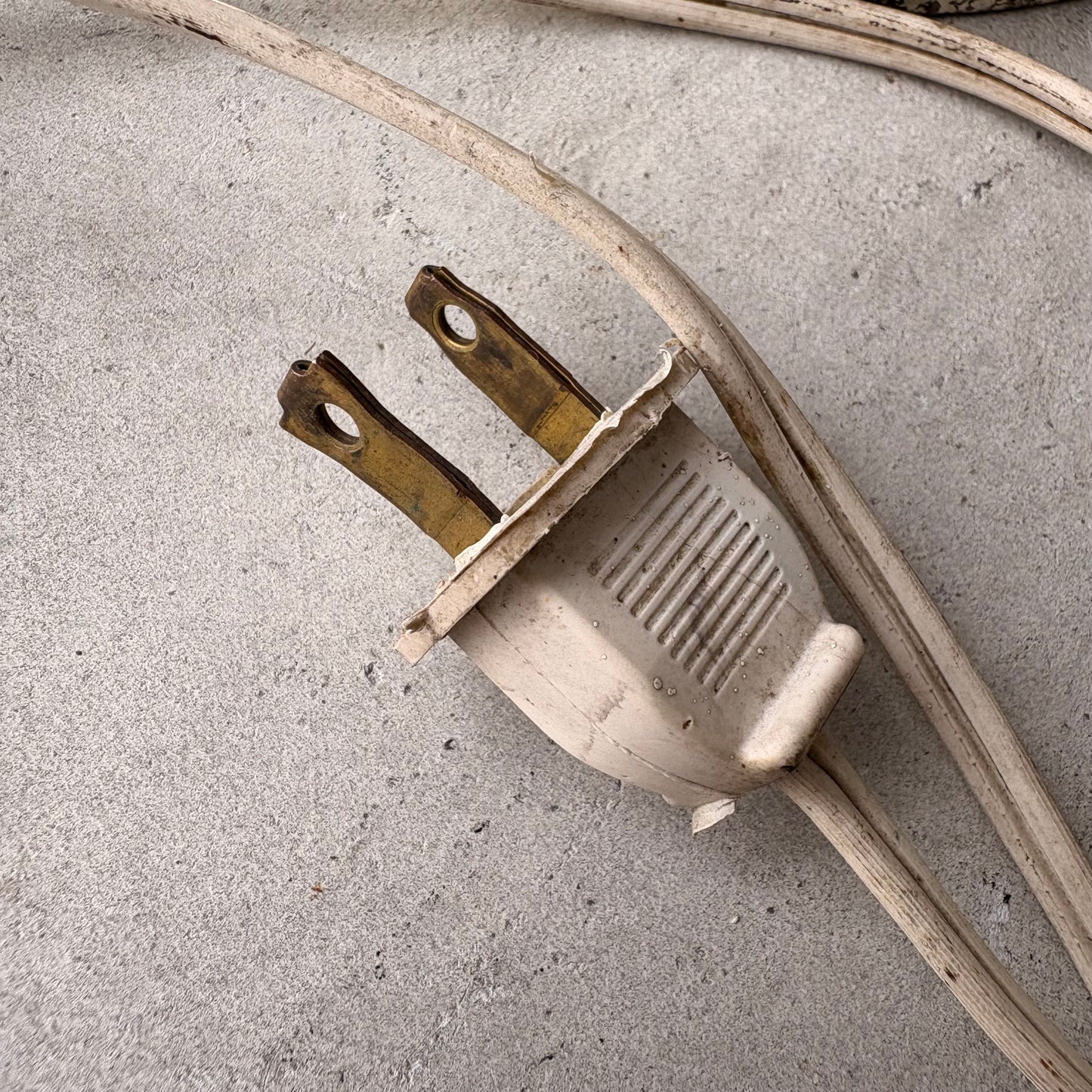 【USA vintage】cut glass table ramp