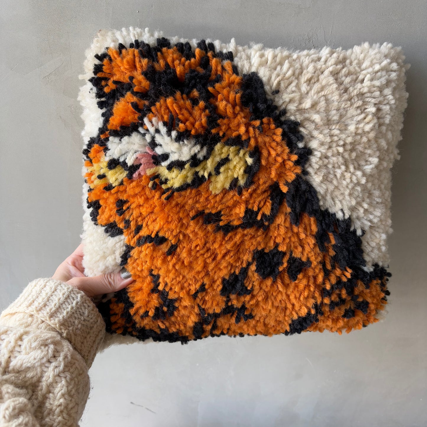 【USA vintage】Garfield latch hook cushion