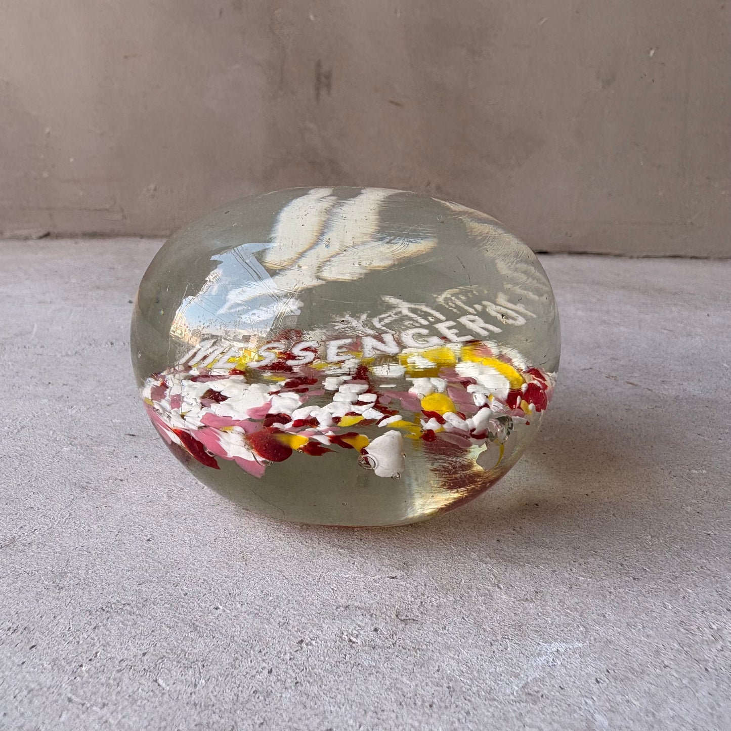 【USA vintage】 Art Glass Paperweight
