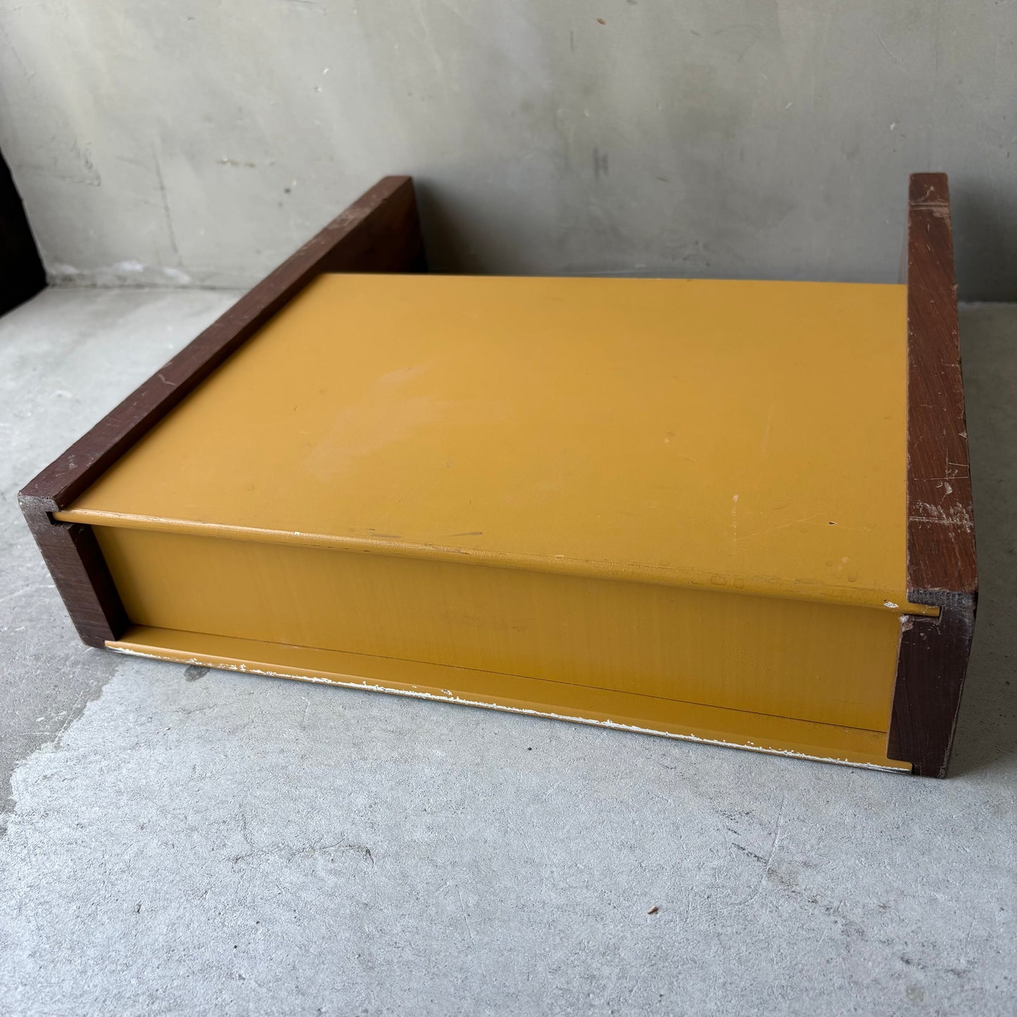 【1970's USA vintage】midcentury Peter pepper magazine rack