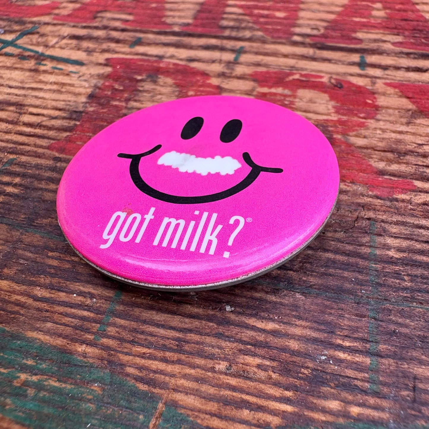 【USA vintage】PINBACK BUTTON smiley milk 缶バッジ