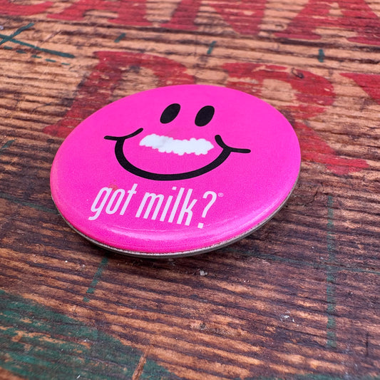 【USA vintage】PINBACK BUTTON smiley milk 缶バッジ