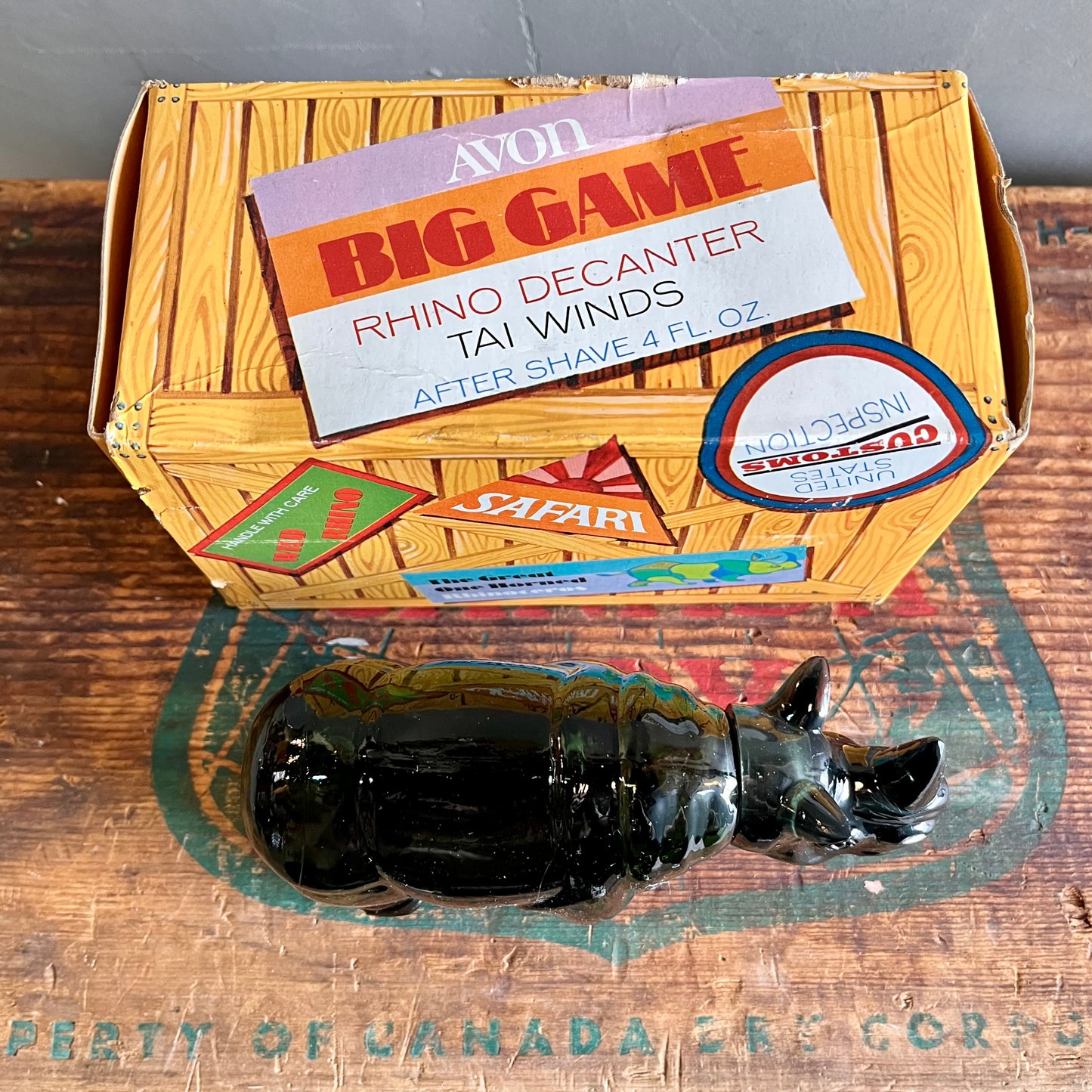 【70s USA vintage】AVON After Shave Bottle
RHINO DECANTER