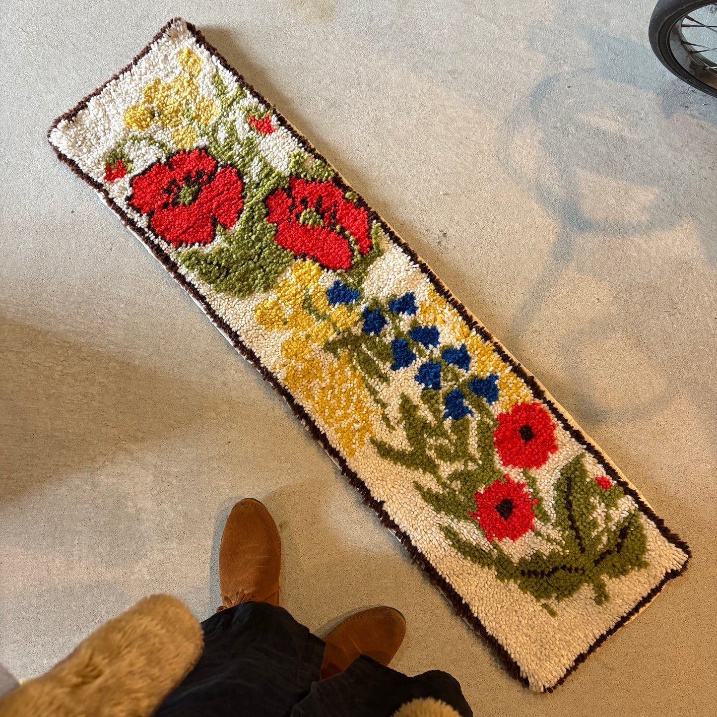 【1970s USA vintage】Floral Latch Hook Rug tapestry