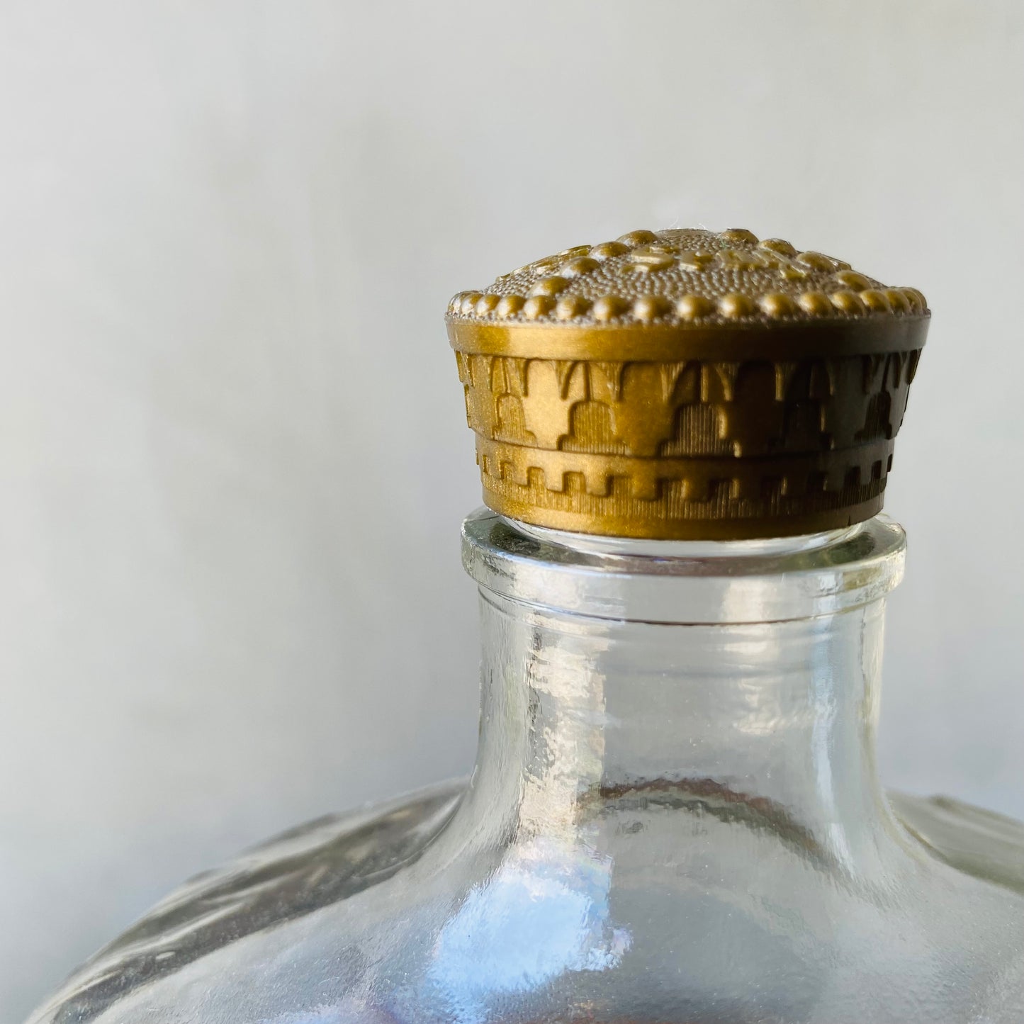 【Canada vintage】 Seagram's Crown Royal whiskey bottle