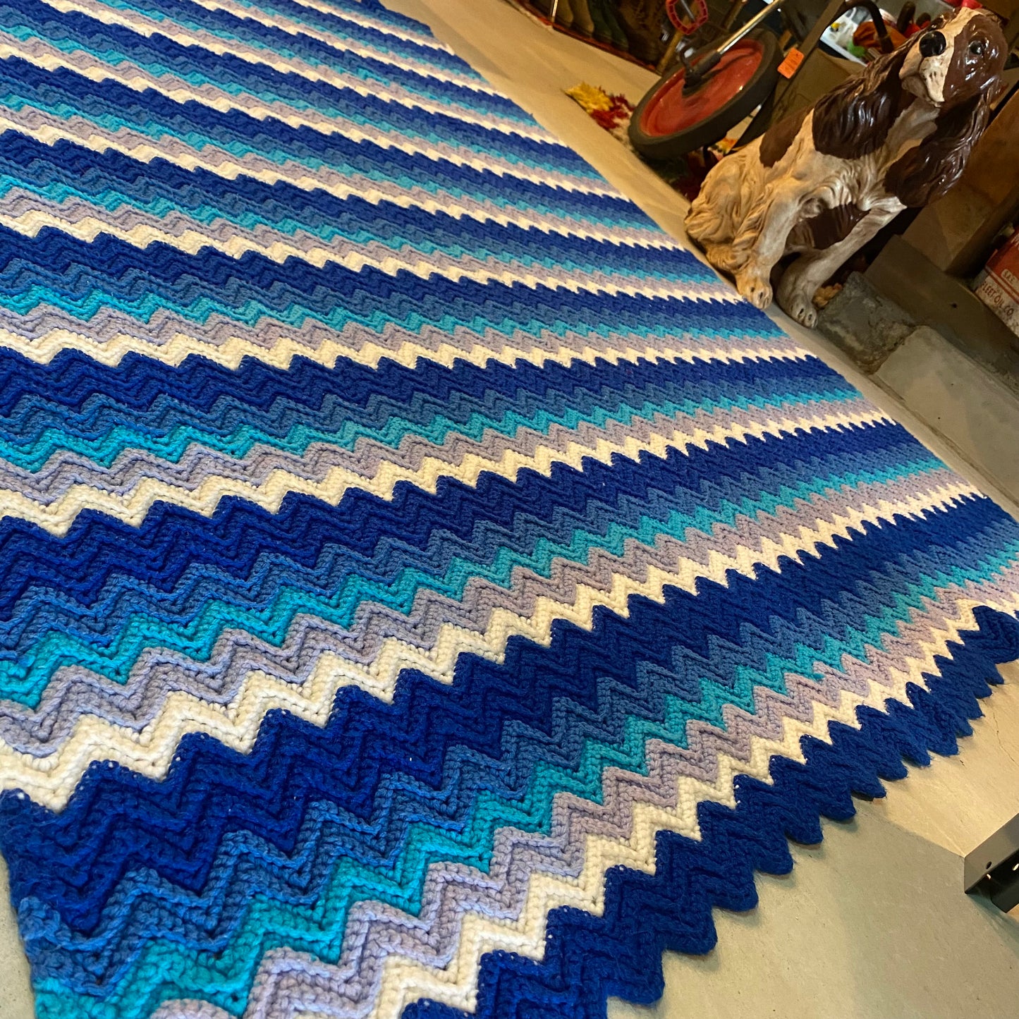 【1970s USA vintage】グラニーブランケット クロシェ ブルー ギザギザ