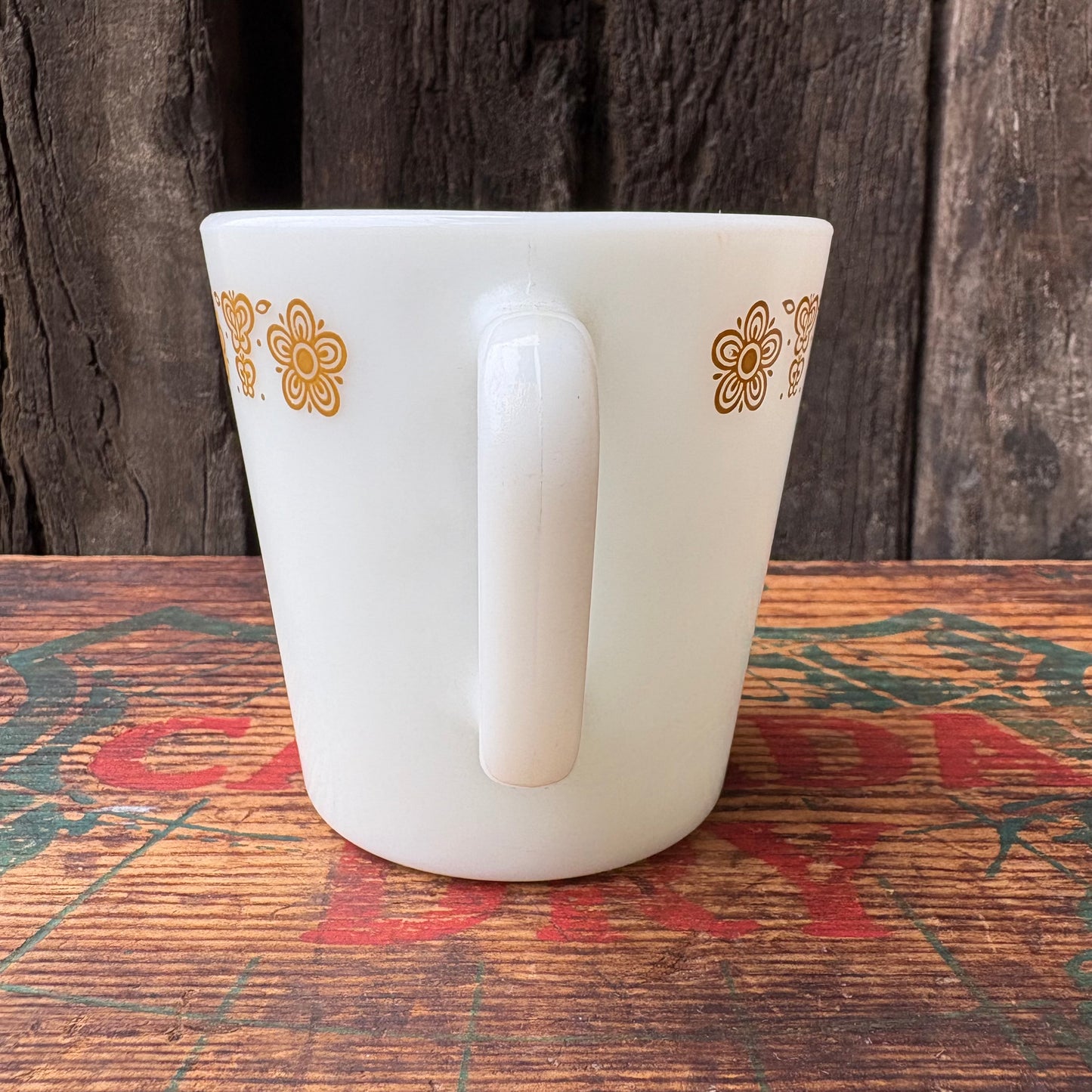 【1960s-1970s USA vintage】PYREX mugcup BUTTERFLY GOLD