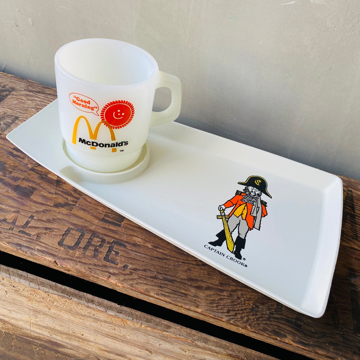 【70s vintage】McDonald Plastic Tray Captain Crook
