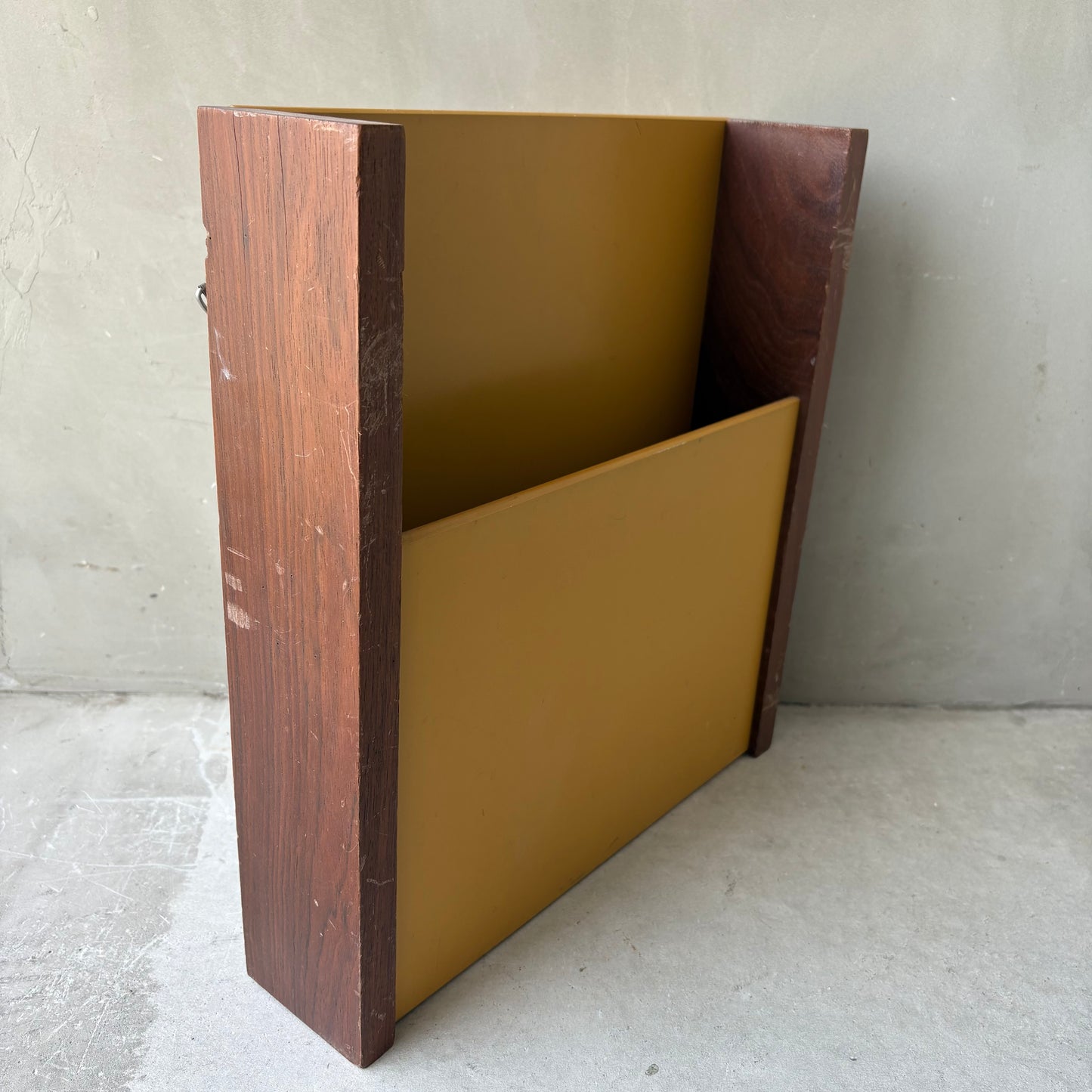 【1970's USA vintage】midcentury Peter pepper magazine rack