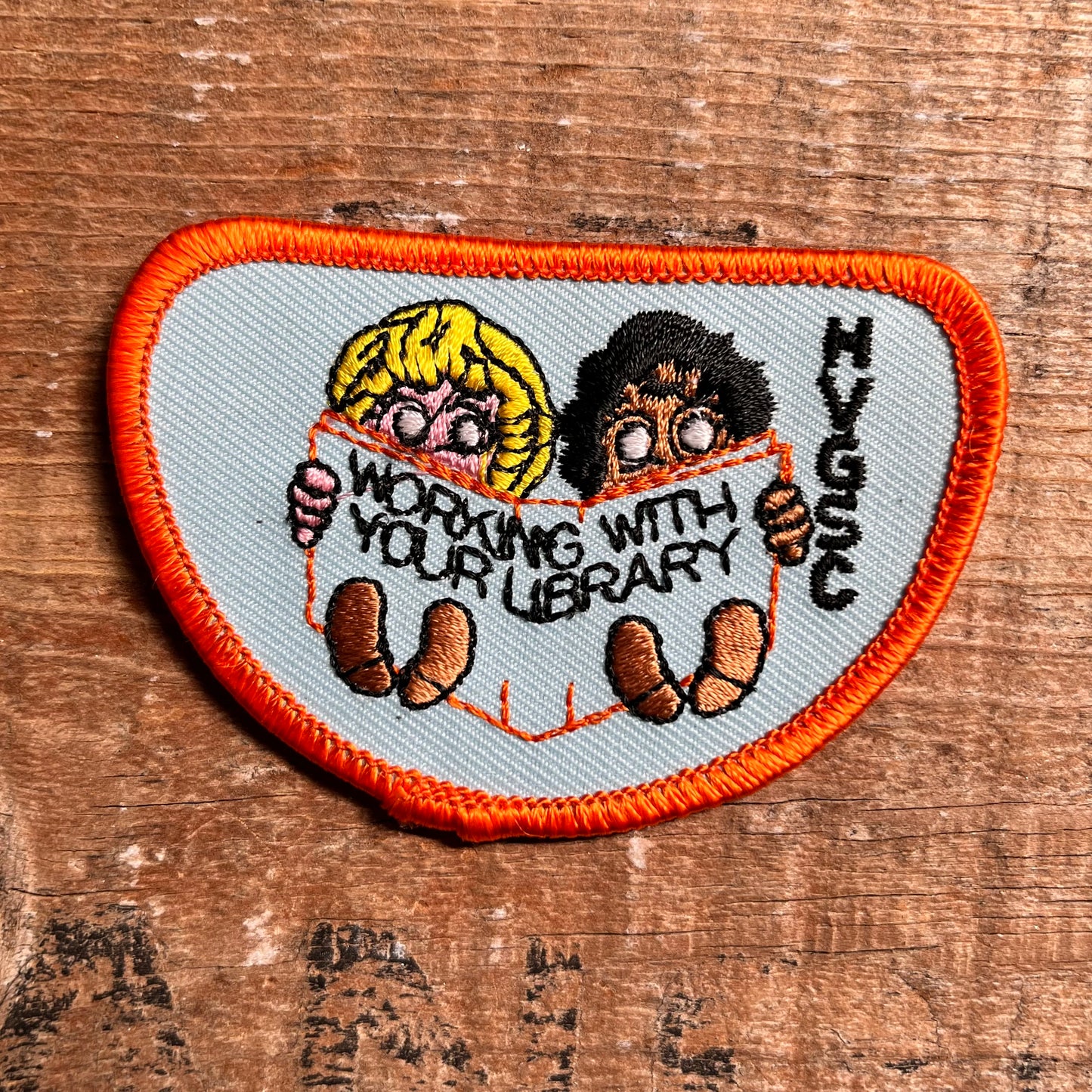 【USA vintage】ワッペン Working with your library