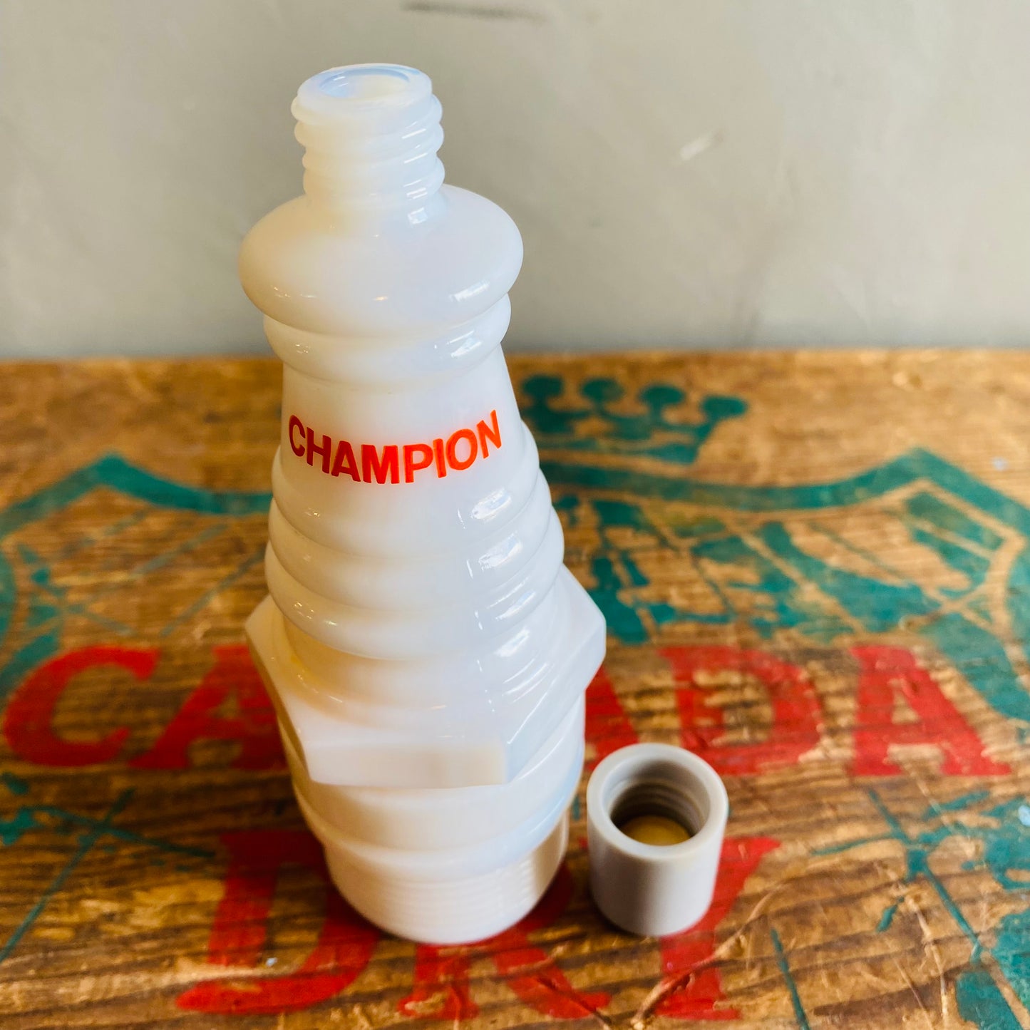 【1975 USA vintage】AVON CHAMPION プラグ ボトル