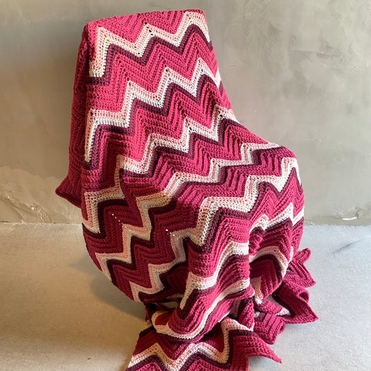 【1970s USA vintage】グラニーブランケット クロシェ ピンク ギザギザ