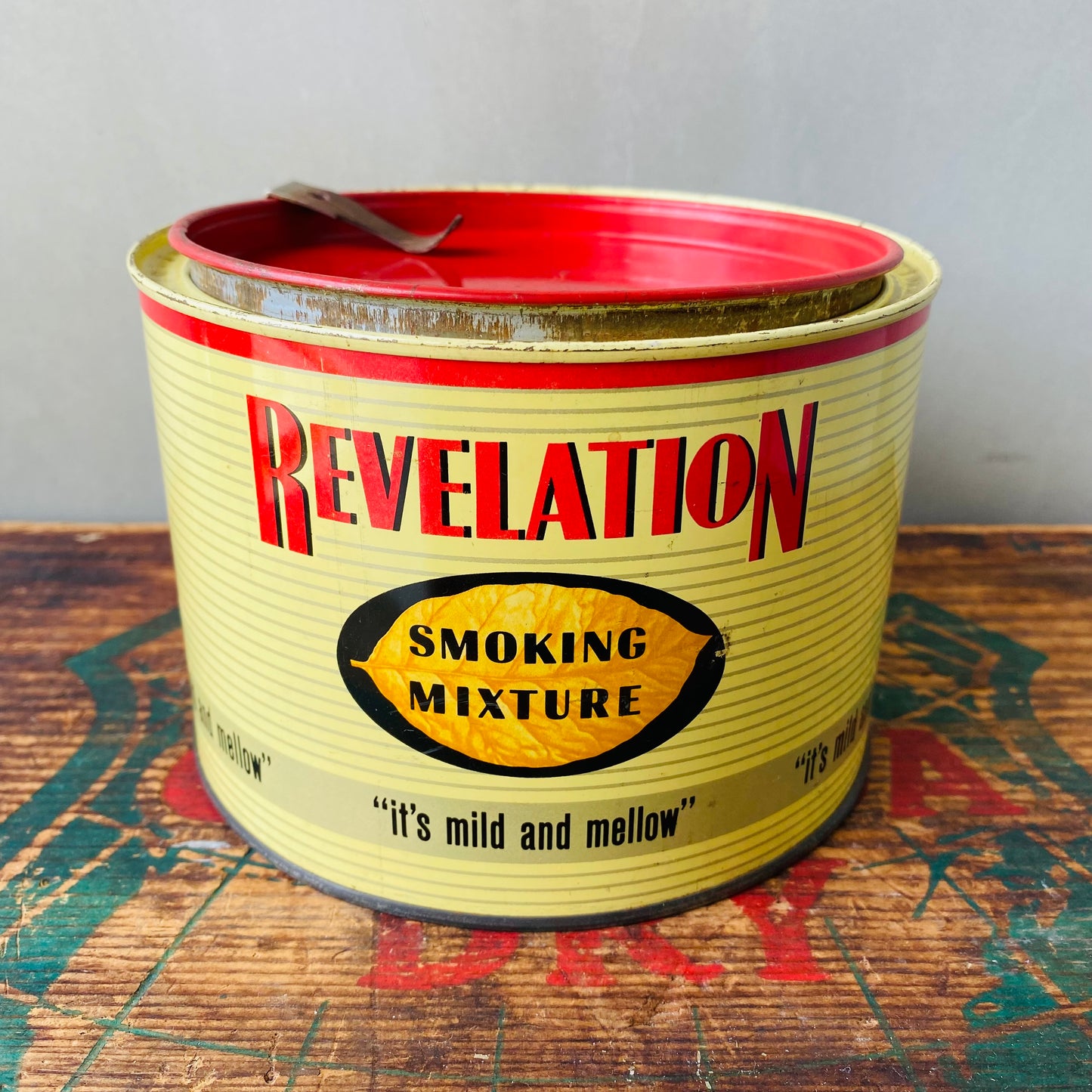 【USA vintage】cigar tobacco can REVELATION
