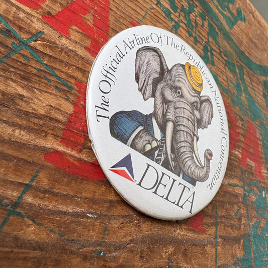 【USA vintage】PINBACK BUTTON 缶バッジ ゾウ DELTA