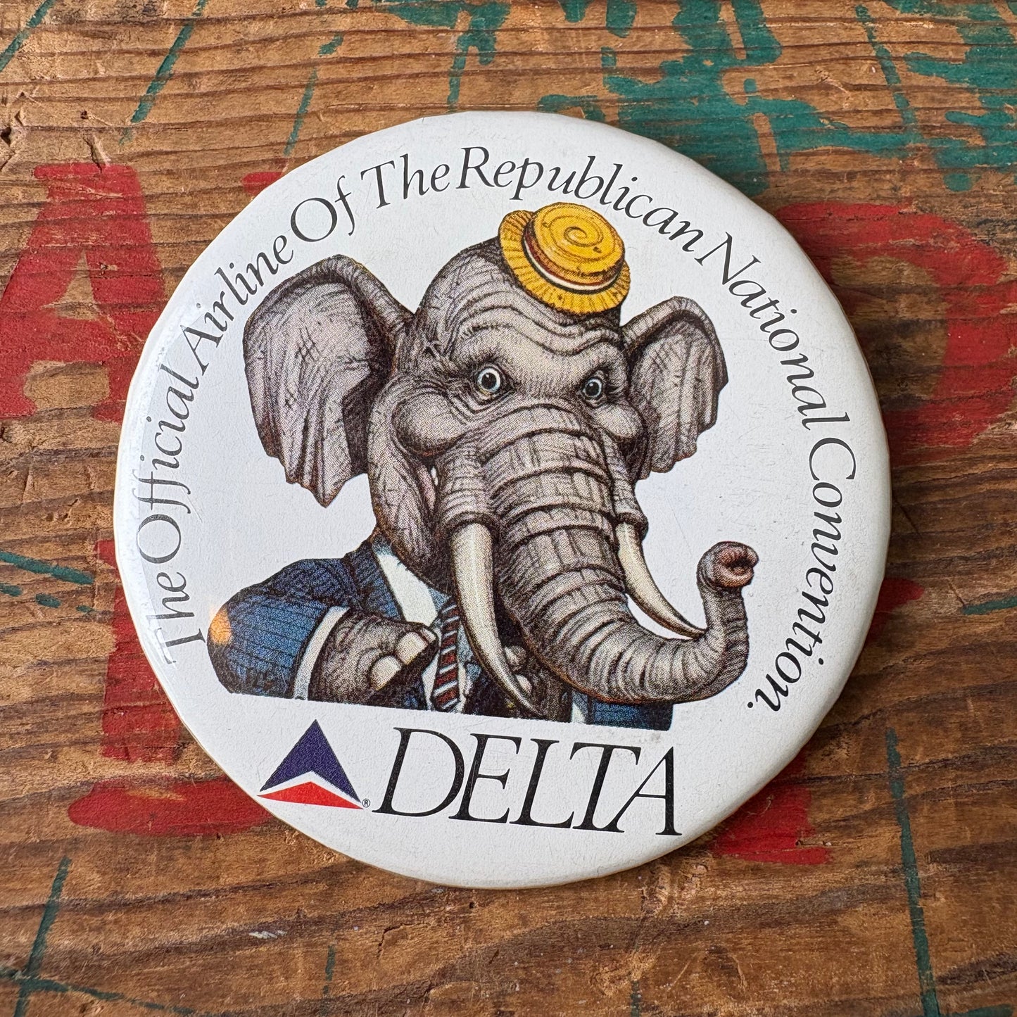 【USA vintage】PINBACK BUTTON 缶バッジ ゾウ DELTA