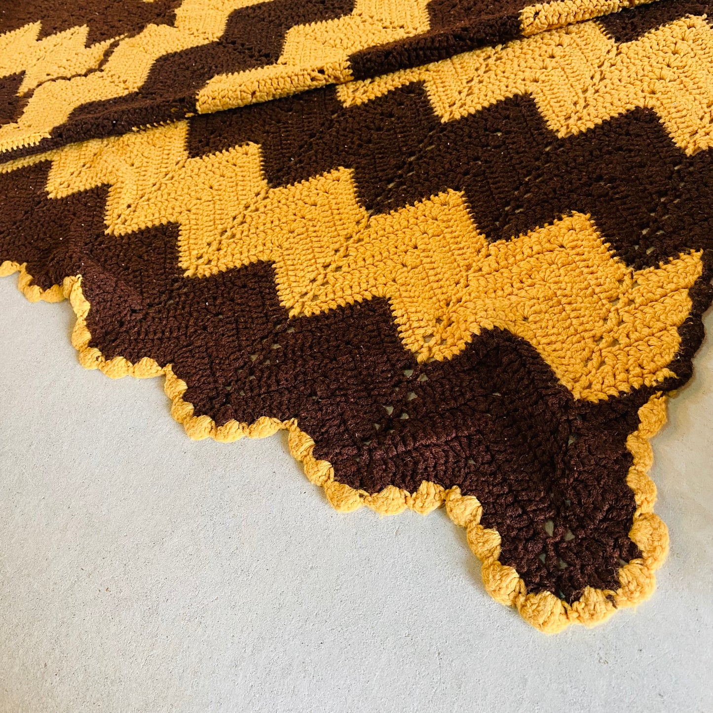 【1970s USA vintage】グラニーブランケット ブラウン×イエロー ギザギザ