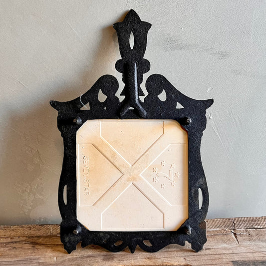 【USA vintage】SEVEN STAR
Footed Cast Iron Tile