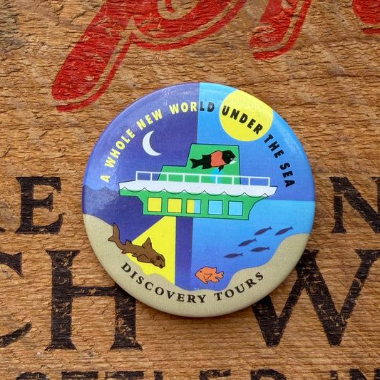 【USA vintage】Discovery Tours 缶バッジ