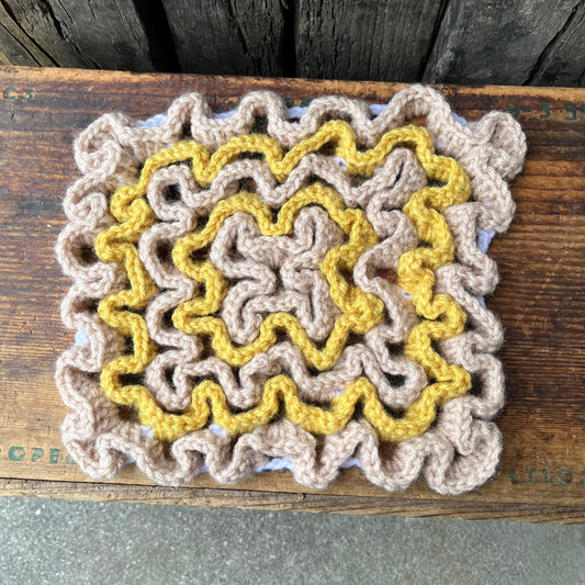 【USA vintage】Wiggly Crochet 鍋敷き ④