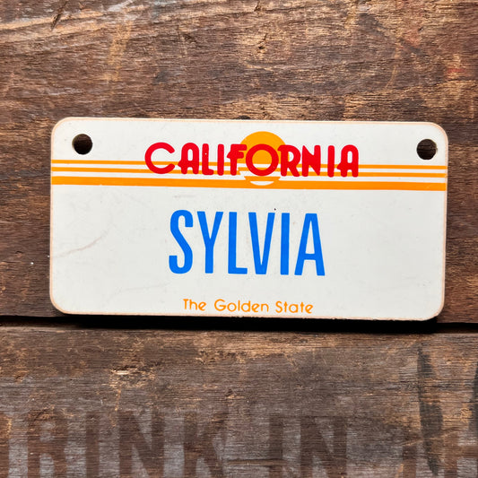 【1980’s USA vintage】ネームプレート マグネット SYLVIA シルビア