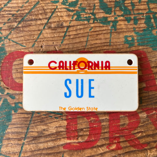 【1980’s USA vintage】Nameplate magnet SUE