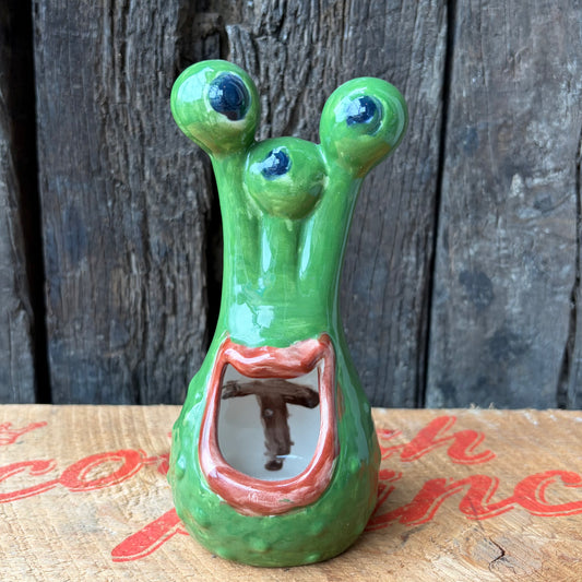 【USA vintage】3 Eyed Weird Monster Candy Shaker