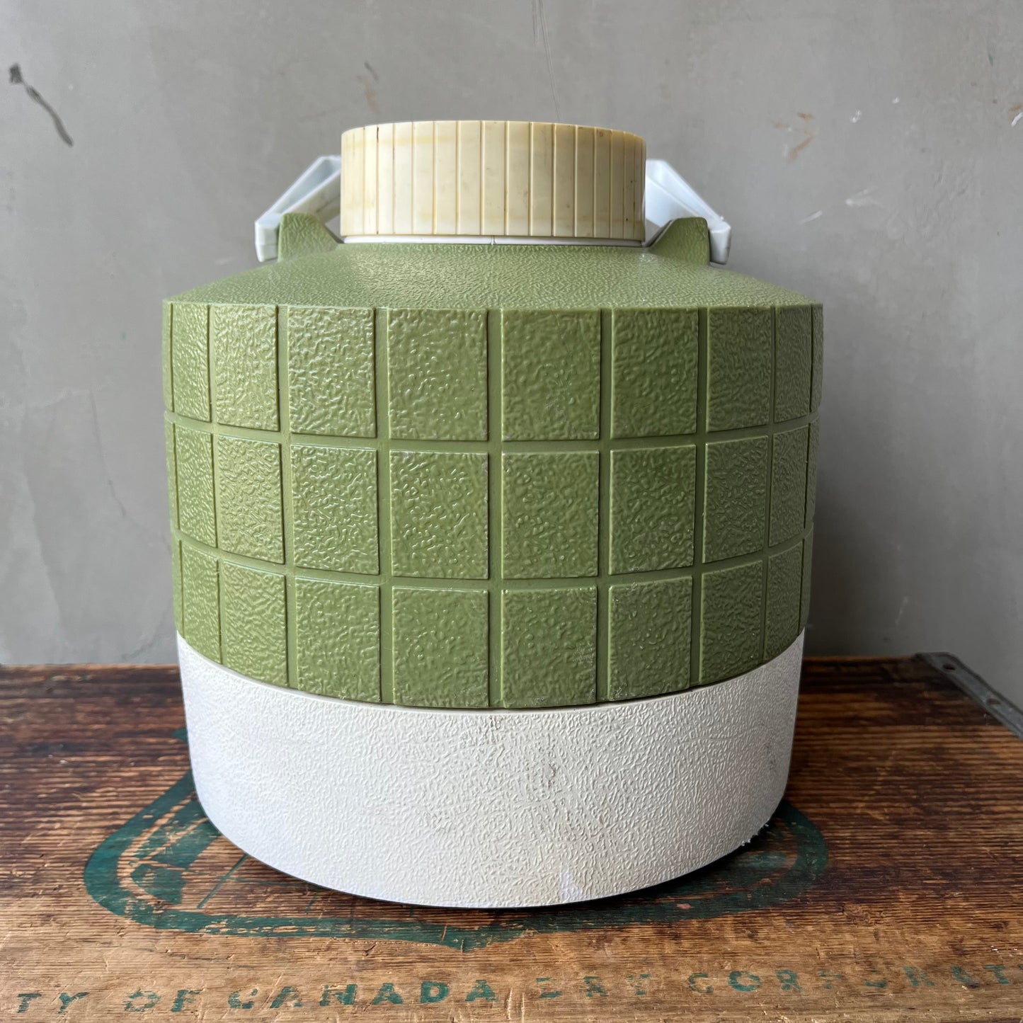 【USA vintage】Thrermos Avocado Green Water Jug