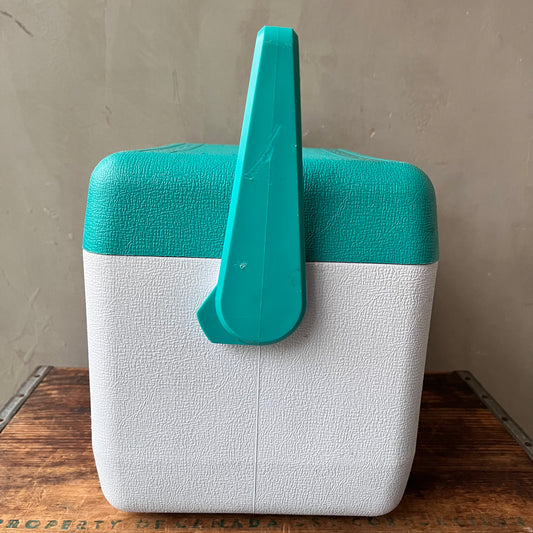 【USA vintage】90s Rubbermaid Aqua
クーラーボックス