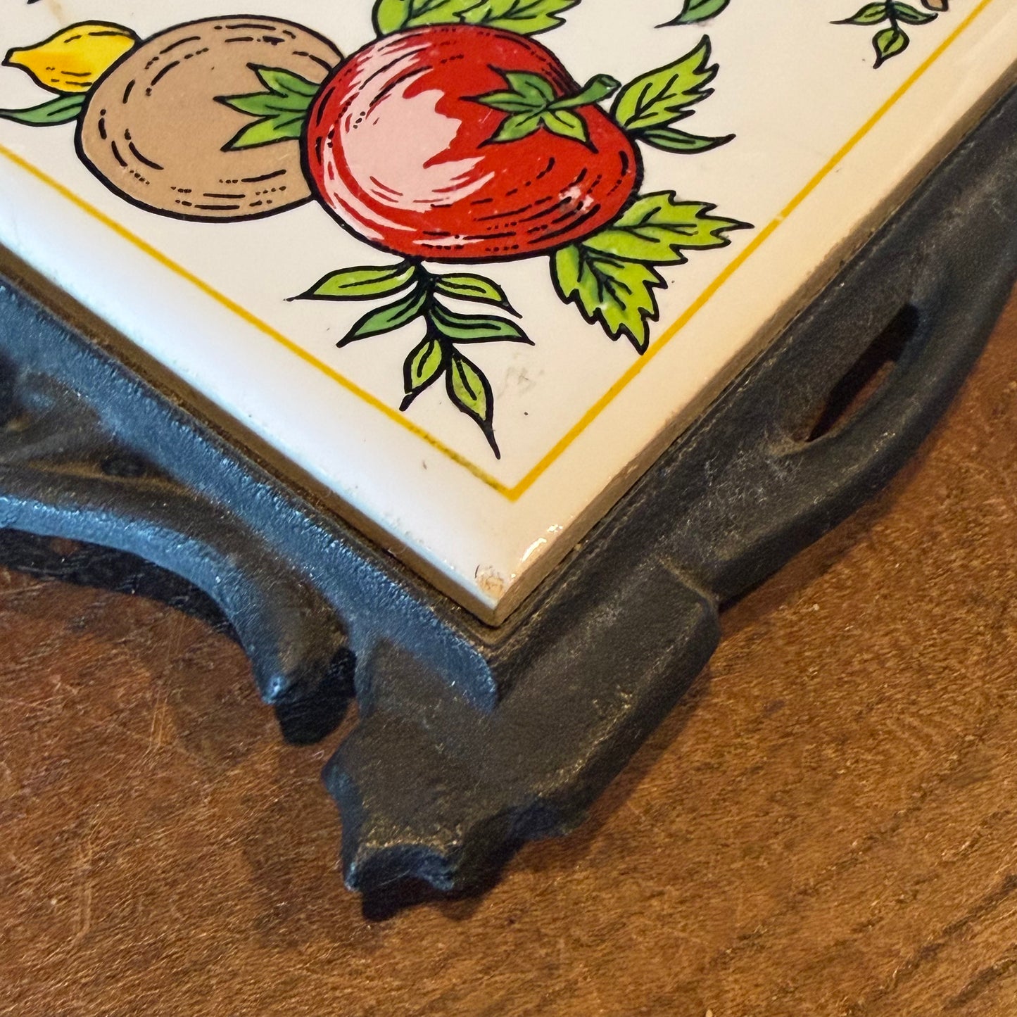 【USA vintage】SEVEN STAR
Footed Cast Iron Tile