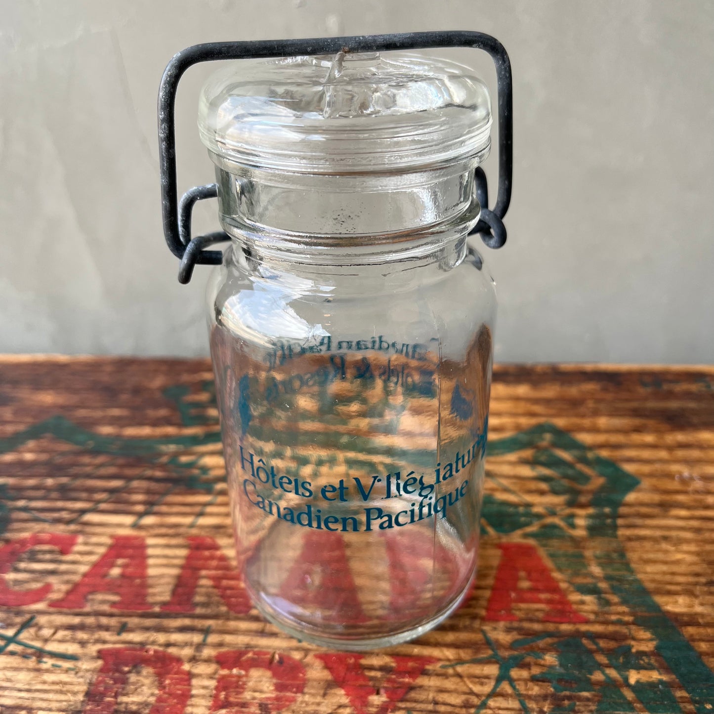 【USA vintage】Canadian Pacific Hotels & Resort ガラスジャー