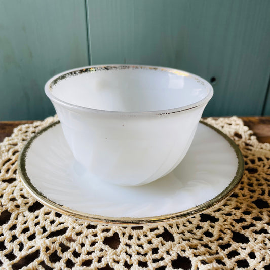 【USA vintage】FIREKING スワール ゴールドリム カップ&ソーサー①