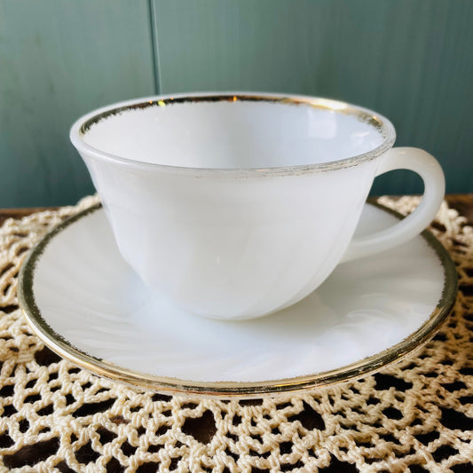 【USA vintage】FIREKING スワール ゴールドリム カップ&ソーサー①