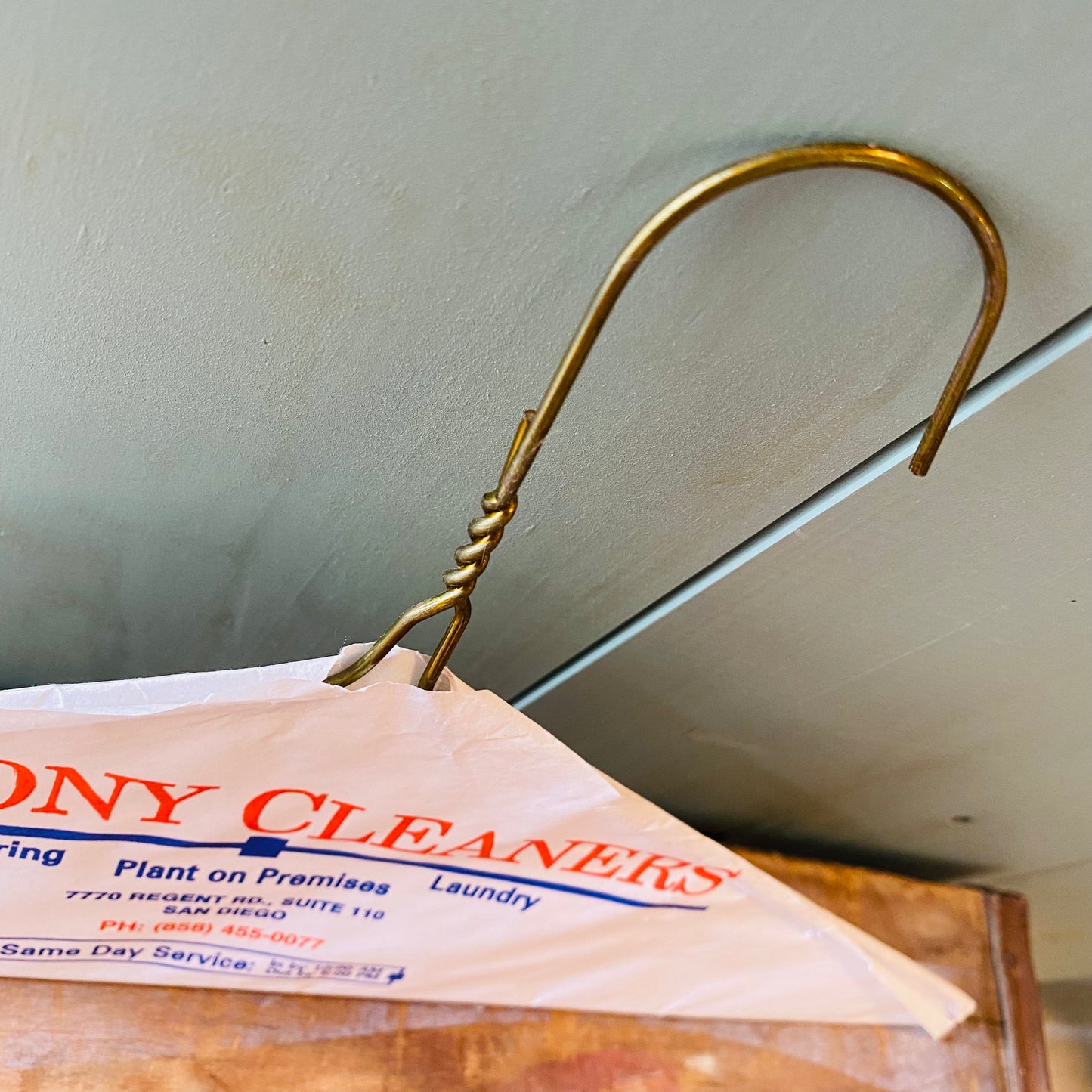 【USA vintage】hanger ハンガー COLONY CLEANERS