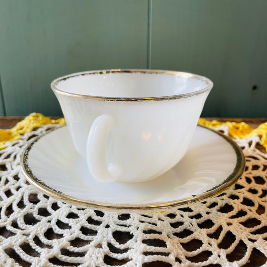 【USA vintage】FIREKING スワール ゴールドリム カップ&ソーサー②