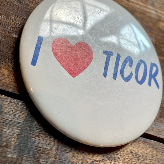 【USA vintage】缶バッジ I LOVE TICOR